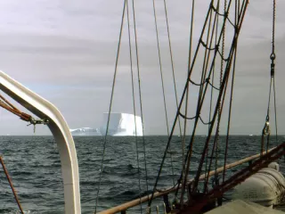 Pogoria & iceberg / fot. Zbigniew Studziński (1981-02-04)